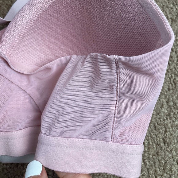 Lightweight by Victoria’s Secret Sports Bra 34C - Picture 6 of 14
